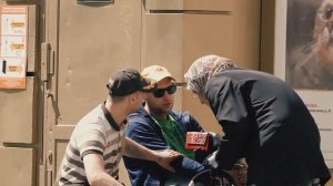 Ударил бабушку и получил по заслугам/Эдвард Бил