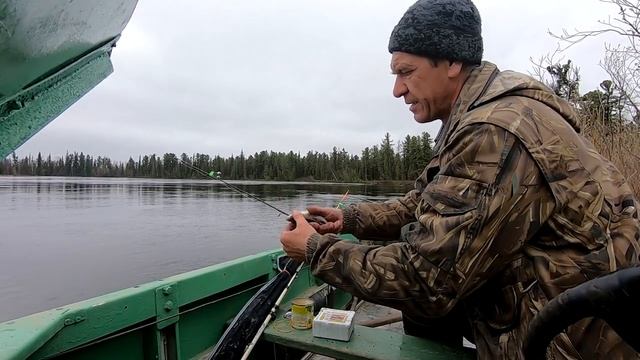 Рыбалка в половодье. Поиск рыбы по разливам.