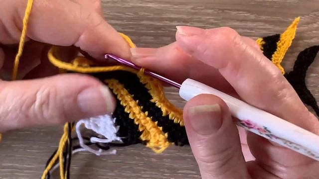 Crochet Angelfish Tutorial - Crochet Applique Tutorial