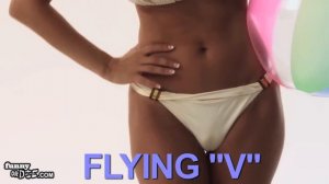 Kelly Brook's Cameltoe Shows
