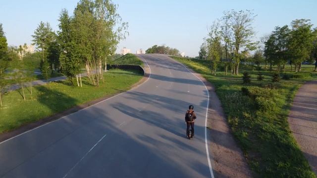Ранним утром на моноколесе по велодорожкам смотреть онлайн