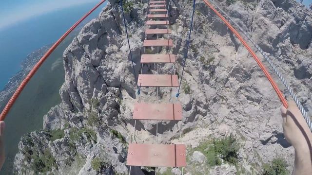 Подвесные мосты на зубцах Ай Петри от первого лица. Крым 2016. Россия. смотреть онлайн