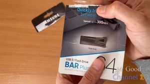 USB Flash drive Samsung Plus USB 3.1 64 GB unpacking