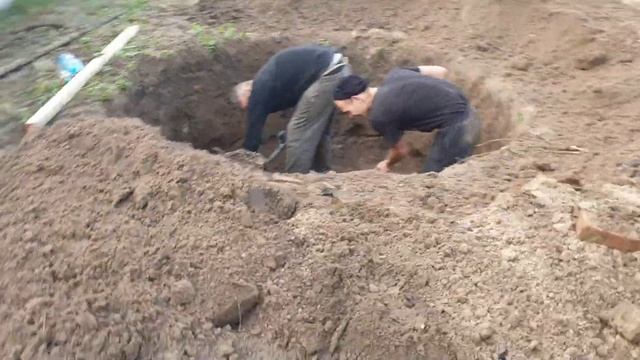 Двухкамерный септик Наткнулись на древнюю постройку под землёй смотреть онлайн