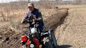 ZMT 4x4 mini tractor Пахота с бороной
