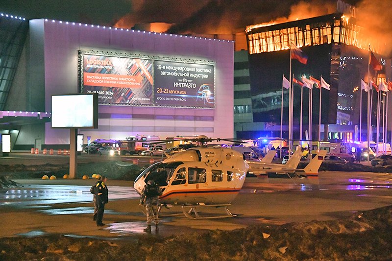 Полицейские установили машину террористов по видео в горящем "Крокусе" / События на ТВЦ