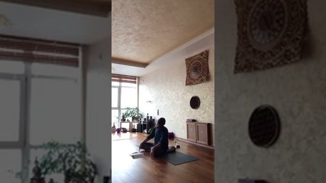 Кундалини йога. Тренер Сергей Букацела