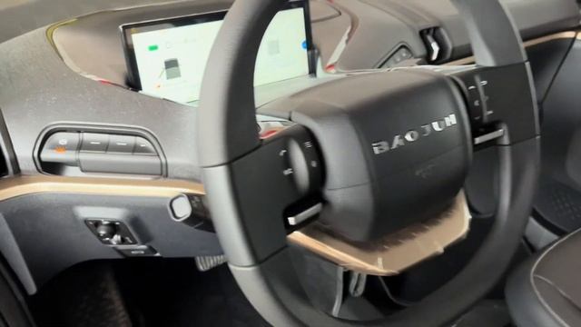 ALL NEW 2021 New Baojun KiWi EV Walkaround смотреть онлайн