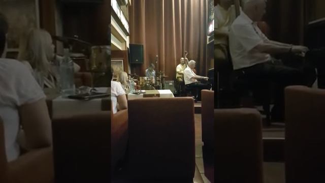 Малхас Джаз Клуб ч.1 смотреть онлайн