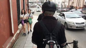 НА МОНОКОЛЕСАХ / ВДВОЁМ ПРОСТО КАТАЕМСЯ / ПО ВЛАДИВОСТОКУ