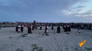 Плетение венков и танцы у костра: как отметили Йонинес на курорте в Литве