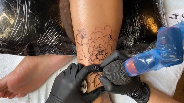 Tattoo Process // Peony смотреть онлайн