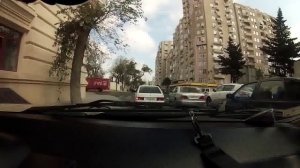 Действуют ли знаки приоритета при работающих светофорах?!