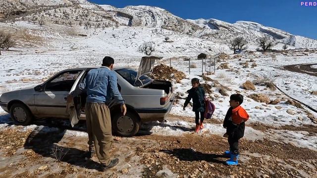 Alis nomadic family.In the midst of hatred and sadnesshousingand displacement in the mountain sno