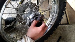 Меняю сайлентблоки на втулки Racer enduro300 / Делаю подножки второго номера