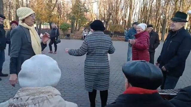Частушки в парке Гомеля.