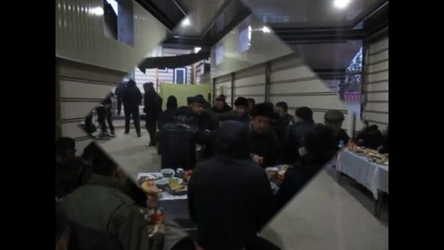 Традиции в махалле. Ош в честь свадьбы. смотреть онлайн