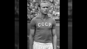 21-го июля 1937 года родился Эдуард Стрельцов.