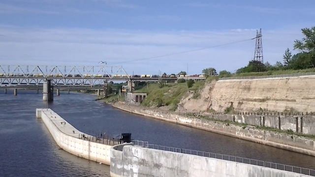 Волховская ГЭС. Вид с плотины в сторону Ладоги