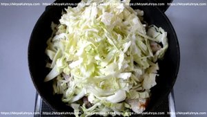 Свиные ребрышки с капустой. Рецепт очень простой и вкусный.