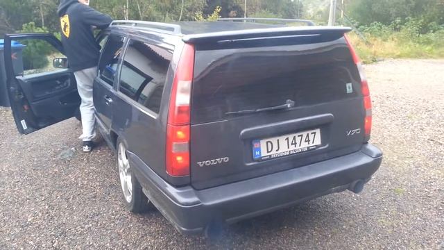 Volvo V70 2.0L turbo 2,5" 3" exhaust смотреть онлайн