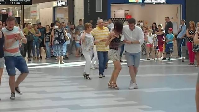 Бесплатные уроки танцев в "МЕГА" смотреть онлайн