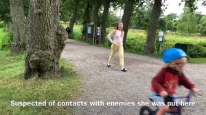 Sweden Walks: Mariefred and Gripsholm castle. Walking tour w. guiding captions after closing time.