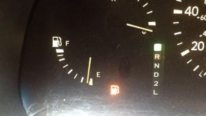 RX300 Плавает стрелка уровня топлива