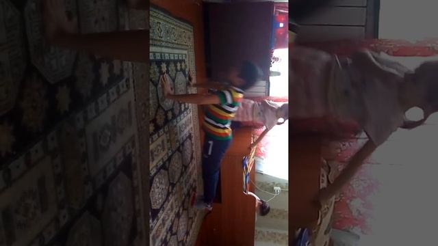 Отжимания — сто раз за три подхода смотреть онлайн