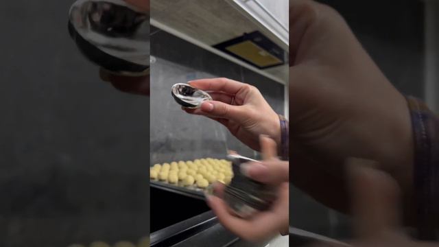 Невероятно вкусные печенья орешки со сгущёнкой как из детства 😍#орешкисосгущенкой #сосгущенкой