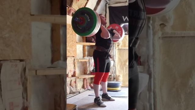 160 kg / 352 lb - Clean and Jerk