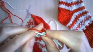 Вязание спицами. Носки жаккардовым узором.