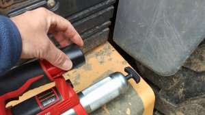 Case 580T.  Продолжение. Электро.шприц Milwaukee 2646-20 для обслуживания.