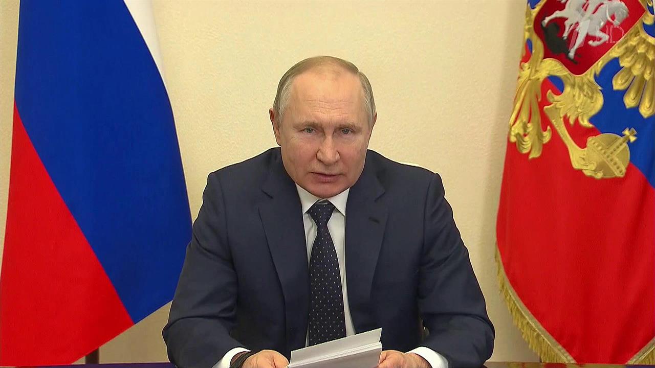 Продлить программу развития Крыма и Севастополя до 2027 года предложил президент РФ