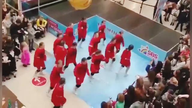 VLOG: Выступление в СБС//ЖАРЕНОЕ МОРОЖЕННОЕ!🍨 смотреть онлайн