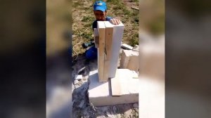 Работа сабельной пильной пилой по газобетону.