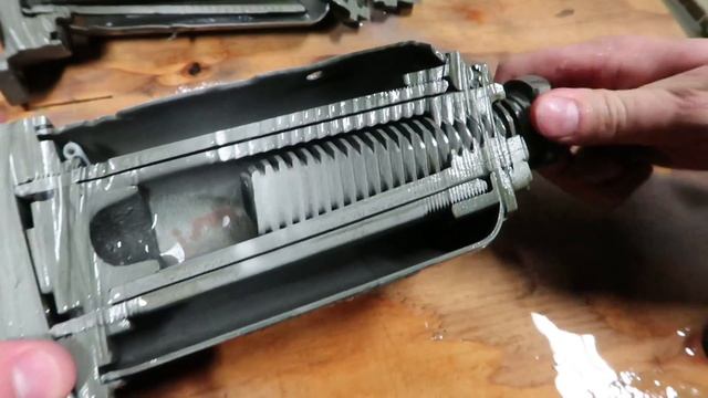 Hydraulic Press Cut in Half with 60,000 PSI Waterjet Destruction смотреть онлайн