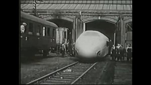 Schienenzeppelin—рельсовый цеппелин экспериментальный вагон с приводом от воздушного винта.