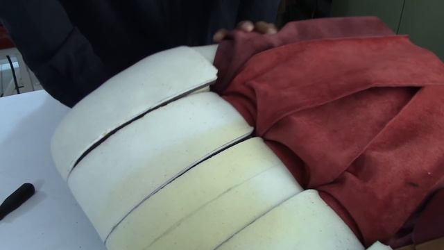 Basic Tufting - Half Diamond Capitoné in leather смотреть онлайн