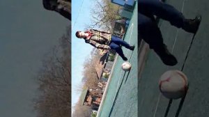 Сломал спину. ,,Крутые удары"