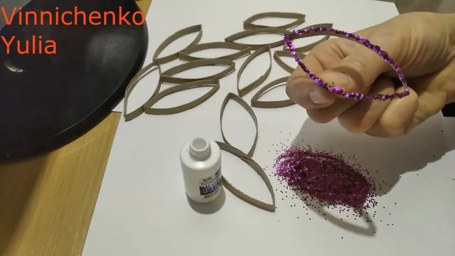 СНЕЖИНКА с НЕОБЫЧНОГО МАТЕРИАЛА.НЕ ВЫБРАСЫВАЙТЕ ТУБУ с ПОД ТУАЛЕТНОЙ БУМАГИ может ПОЛУЧИТСЯ СНЕЖИНК смотреть онлайн