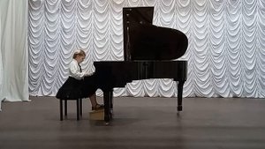 А.Роули "В стране гномов". Исп. Шамина Юлия, 8 лет