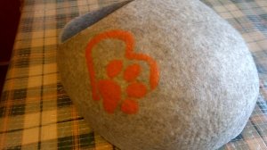 Валяная лежанка для кошек