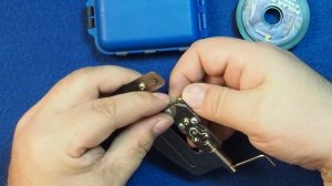 Китайские крючковязы с Алиэкспресс. Как привязать рыболовный крючок к леске..mp4
