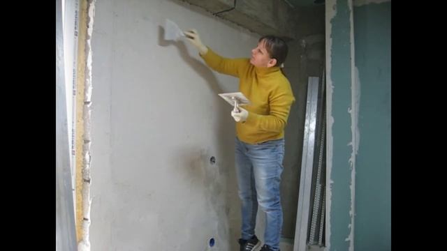 Новая профессия/Штукатурим стены/Установка двери в санузел/ Влог/ Хочу свой дом. смотреть онлайн