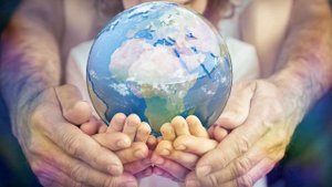 Футаж планета в рука ребёнка и взрослого!  A footage planet in the hand of a child and an adult!