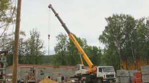 В Кусе заселяют новый дом.