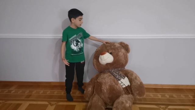 ОБЗОР ГИГАНТСКОГО, ПЛЮШЕВОГО МЕДВЕДЯ! смотреть онлайн