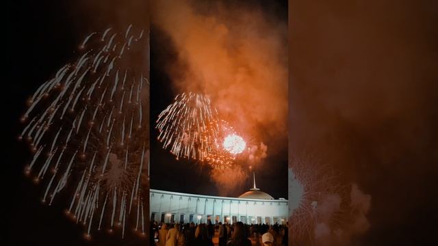 Праздничный салют на Поклонной горе в Москве, 9 мая 2023