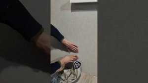 Как клеить обои. Все секреты подрезка, подгонка стыковка шва.